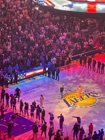 Lakers stand for the national anthem before Game 3.